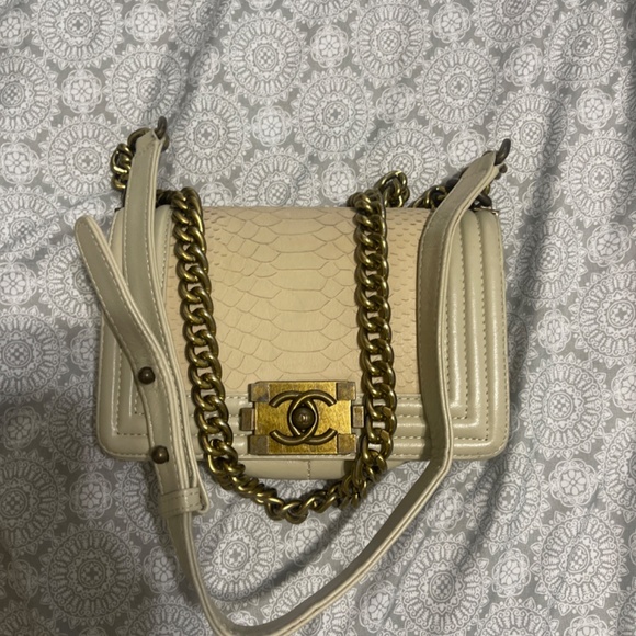 Chanel ivory rock chain small boy bag - Picture 2 of 10
